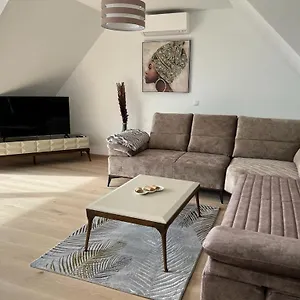 https://new-design-penthouse-26.vienna-besthotels.com