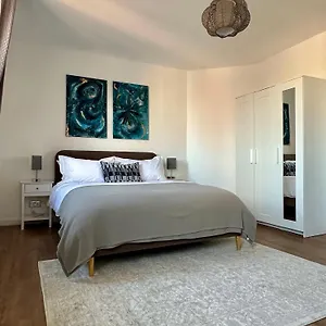 https://city-nights.cambridgehotelsuk.com
